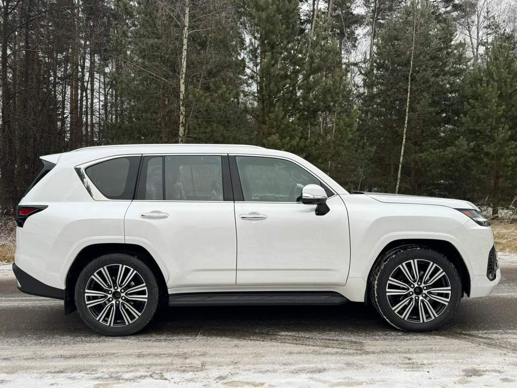 Lexus LX 600